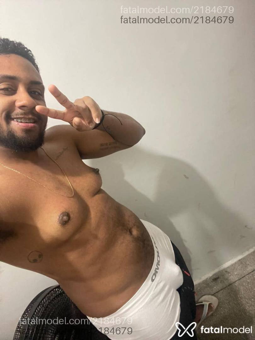 Acompanhante homem trans com cabelo castanho de olhos castanhos em São Paulo - Rodrigo Baiano