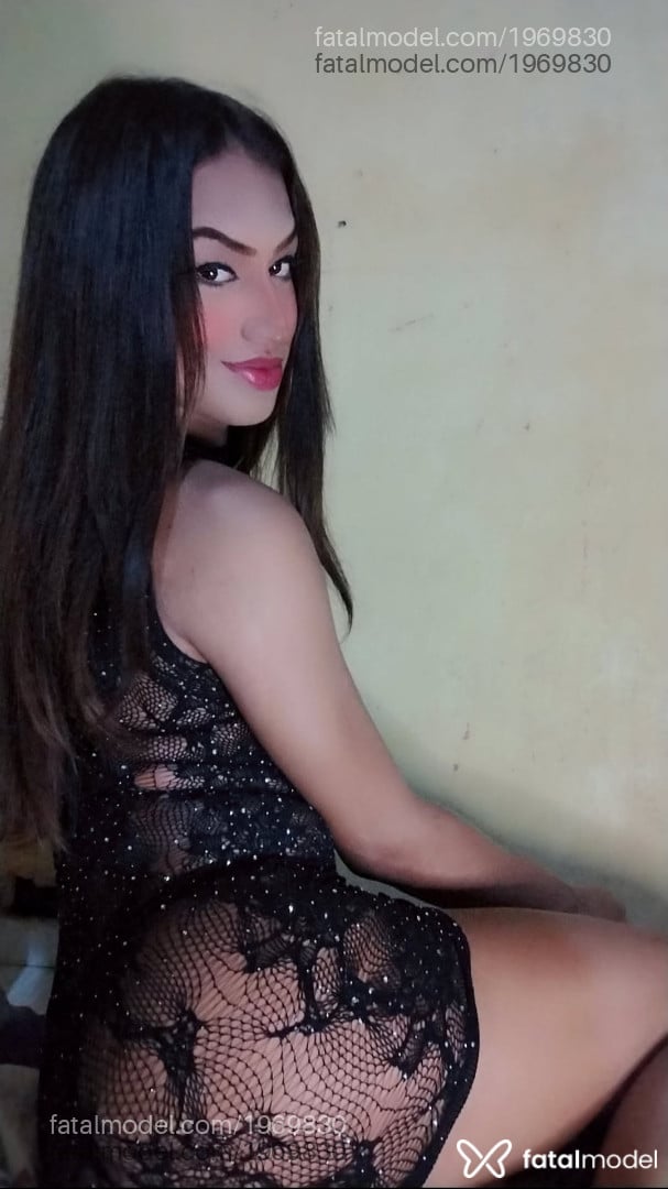 Acompanhante mulher trans com cabelo castanho de olhos pretos em Fortaleza Acompanhante mulher trans com cabelo castanho de olhos pretos em Fortaleza - Isis safira