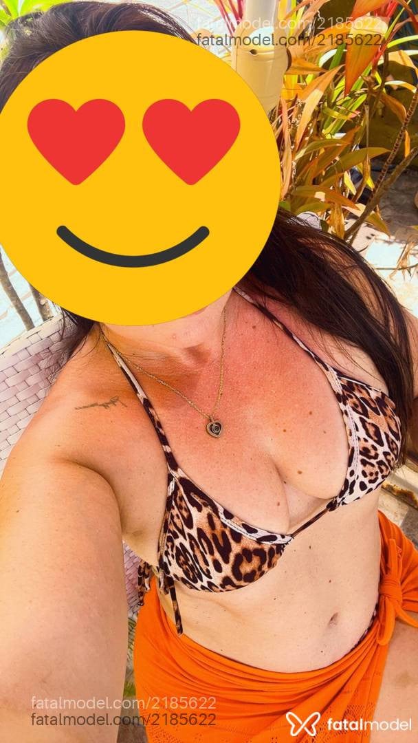 Acompanhante mulher com cabelo castanho de olhos castanhos - Princesaa