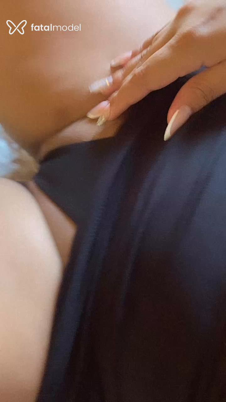 Acompanhante mulher com cabelo castanho de olhos castanhos - Lavínia Marques