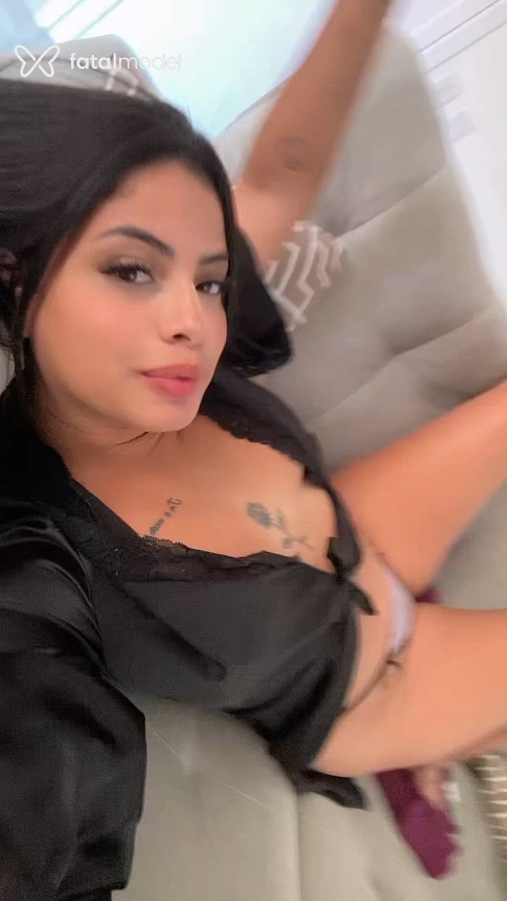 Acompanhante mulher com cabelo castanho de olhos castanhos - Nicolle Marquês Acompanhante mulher com cabelo castanho de olhos castanhos - Nicolle Marquês