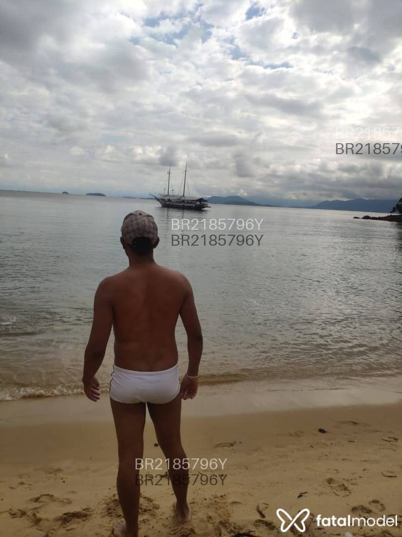 Acompanhante homem morena (o) de olhos pretos - Mathias Acompanhante homem morena (o) de olhos pretos - Mathias