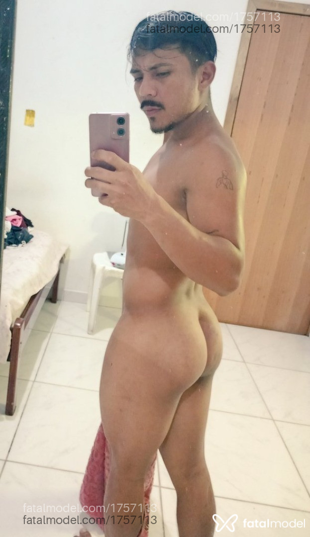 Acompanhante homem morena (o) de olhos castanhos em Balneário Camboriú - Chris