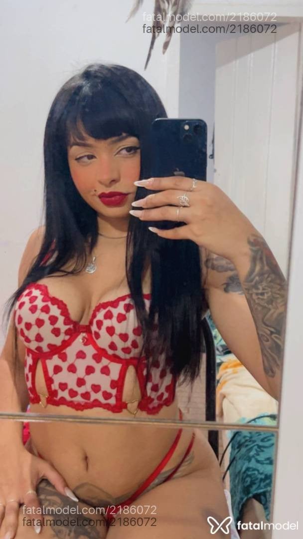 Acompanhante mulher com cabelo castanho de olhos castanhos - Sarah Bratz