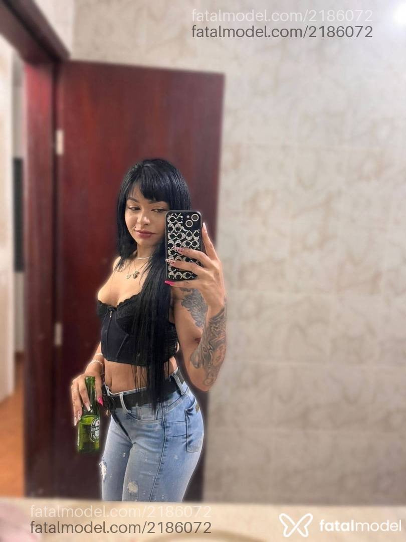 Acompanhante mulher com cabelo castanho de olhos castanhos em Belo Horizonte - Sarah Bratz