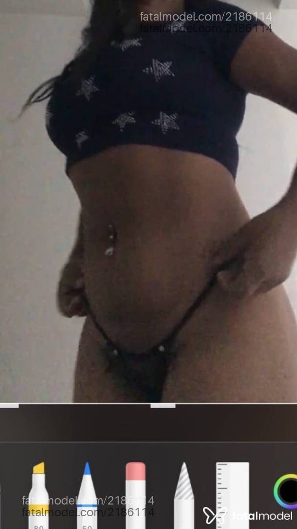 Acompanhante mulher com cabelo castanho de olhos pretos - Perlla
