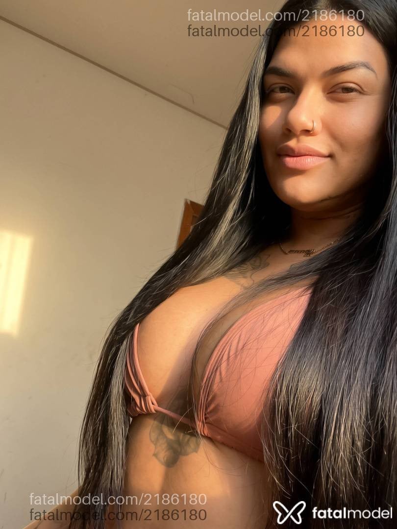 Acompanhante mulher com cabelo castanho de olhos castanhos - Bianca Bittencourt