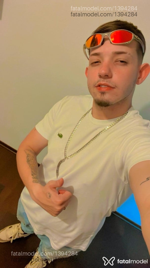 Acompanhante homem com cabelo castanho de olhos castanhos em São José do Rio Preto Acompanhante homem com cabelo castanho de olhos castanhos em São José do Rio Preto - Gabriel