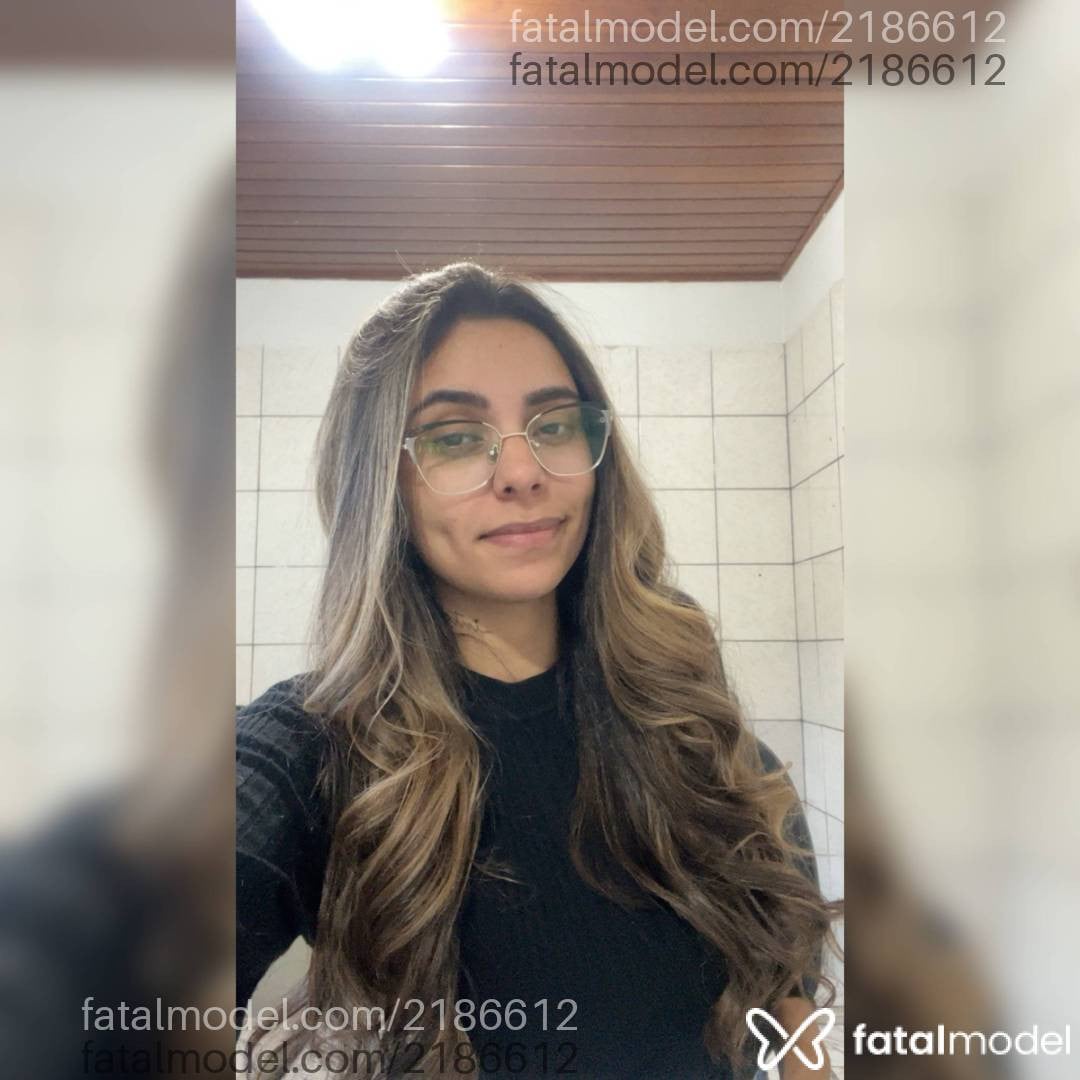 Acompanhante mulher loira (o) de olhos castanhos em Palhoça - Haghata