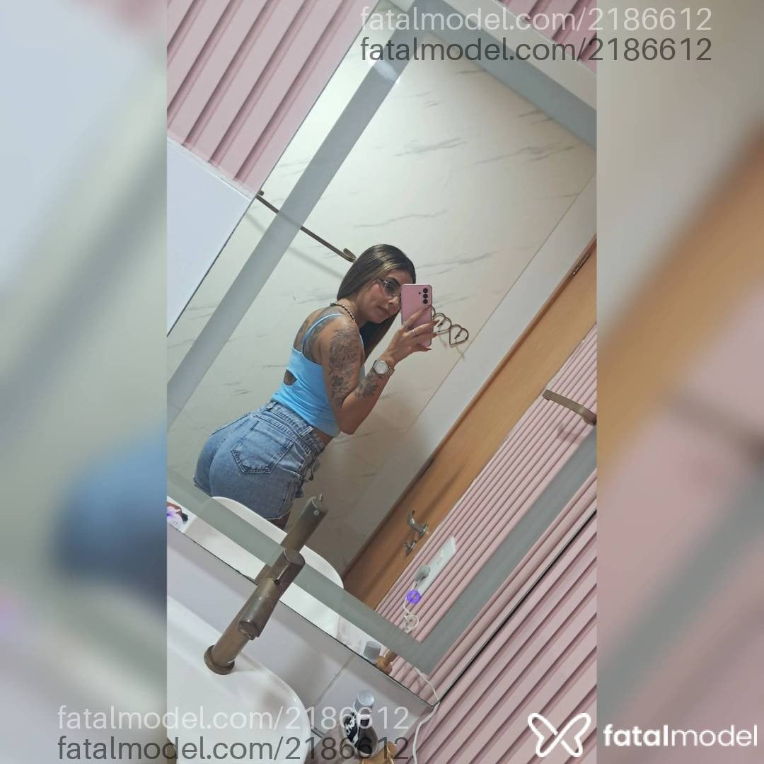 Acompanhante mulher loira (o) de olhos castanhos em Palhoça - Haghata