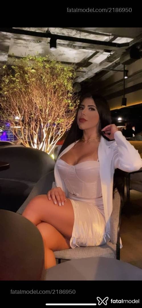 Acompanhante mulher com cabelo castanho de olhos mel em Balneário Camboriú - Sofia Nunes