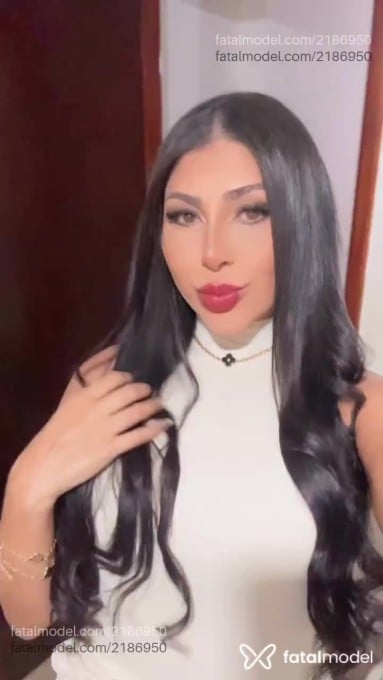 Acompanhante mulher com cabelo castanho de olhos mel em Balneário Camboriú - Sofia Nunes