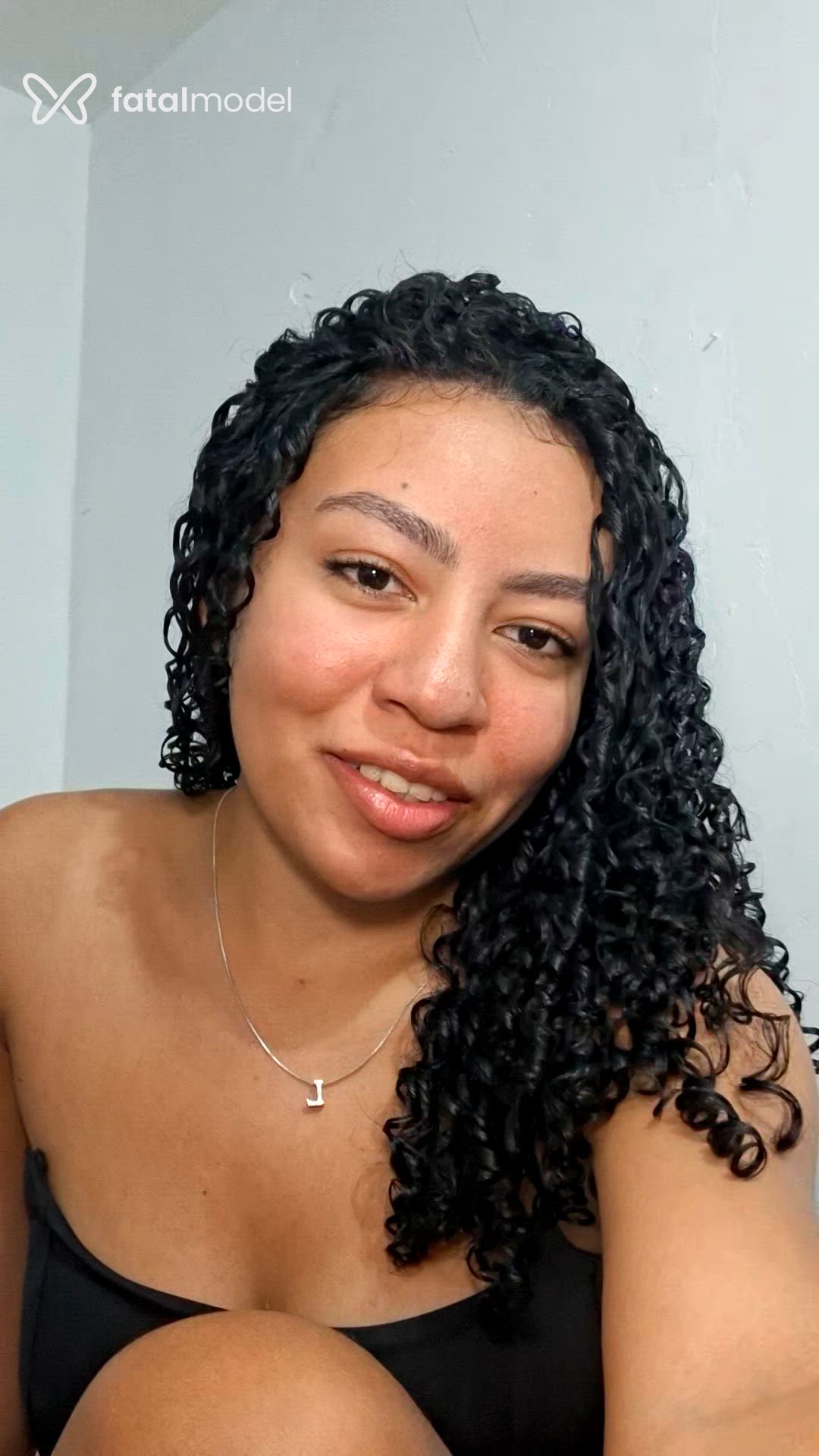 Acompanhante mulher morena (o) de olhos castanhos - Lara Acompanhante mulher morena (o) de olhos castanhos - Lara