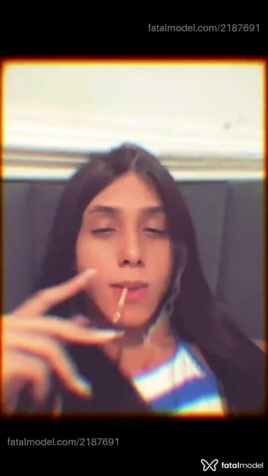 Acompanhante mulher trans com cabelo castanho de olhos verdes em Linhares - Letícia Bitencount