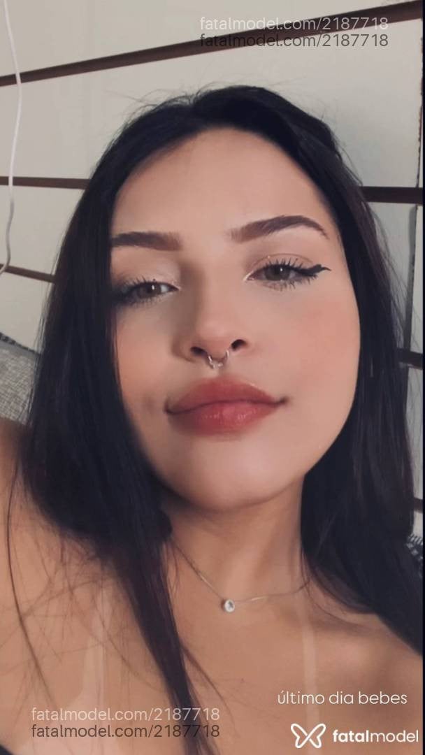 Acompanhante mulher morena (o) de olhos verdes - Melissa Self