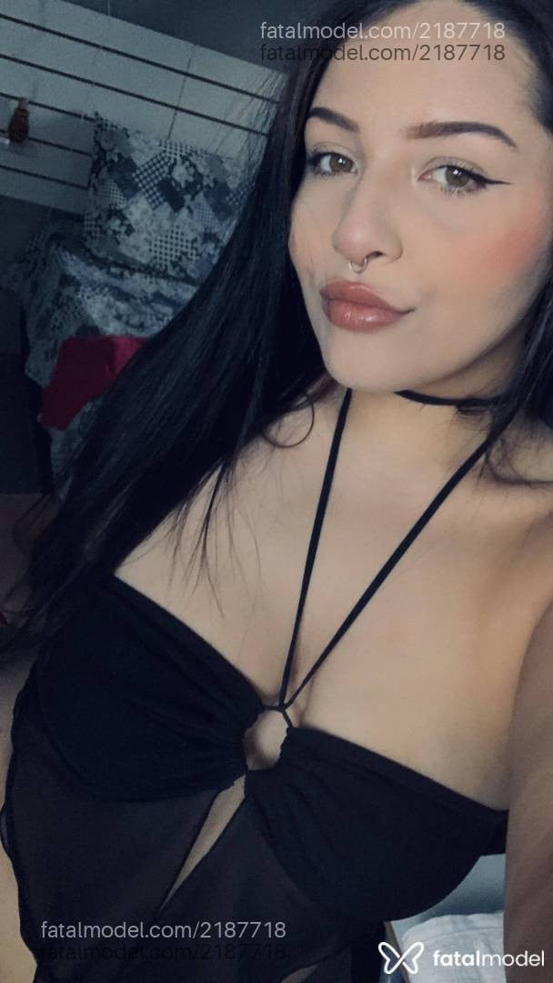 Acompanhante mulher morena (o) de olhos verdes - Melissa Self