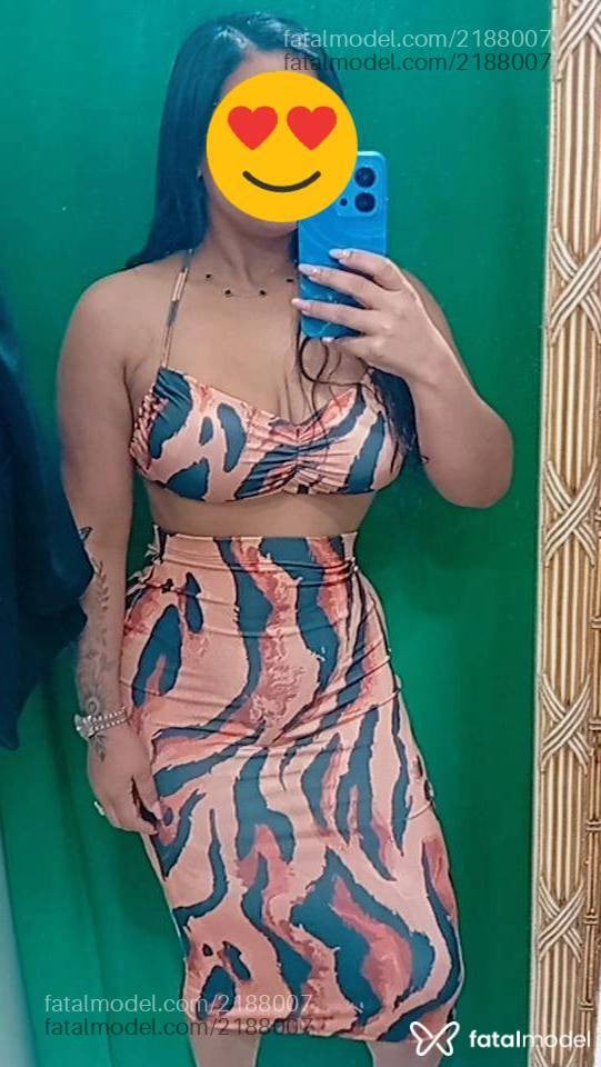 Acompanhante mulher com cabelo castanho de olhos castanhos - Aghata