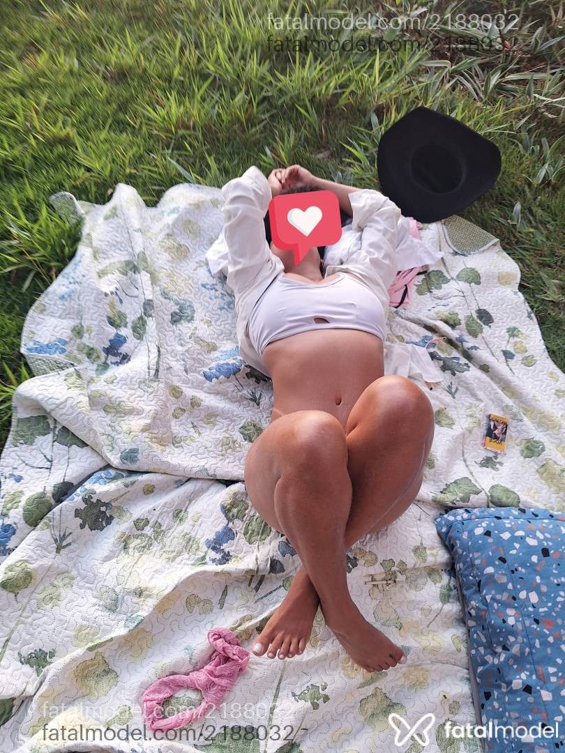 Acompanhante mulher morena (o) de olhos castanhos em Belo Horizonte - Aquila Luz