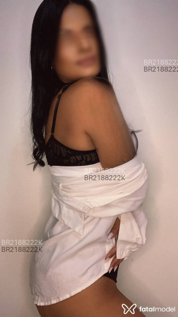 Acompanhante mulher morena (o) de olhos pretos em São Paulo Acompanhante mulher morena (o) de olhos pretos em São Paulo - Mia Gomes