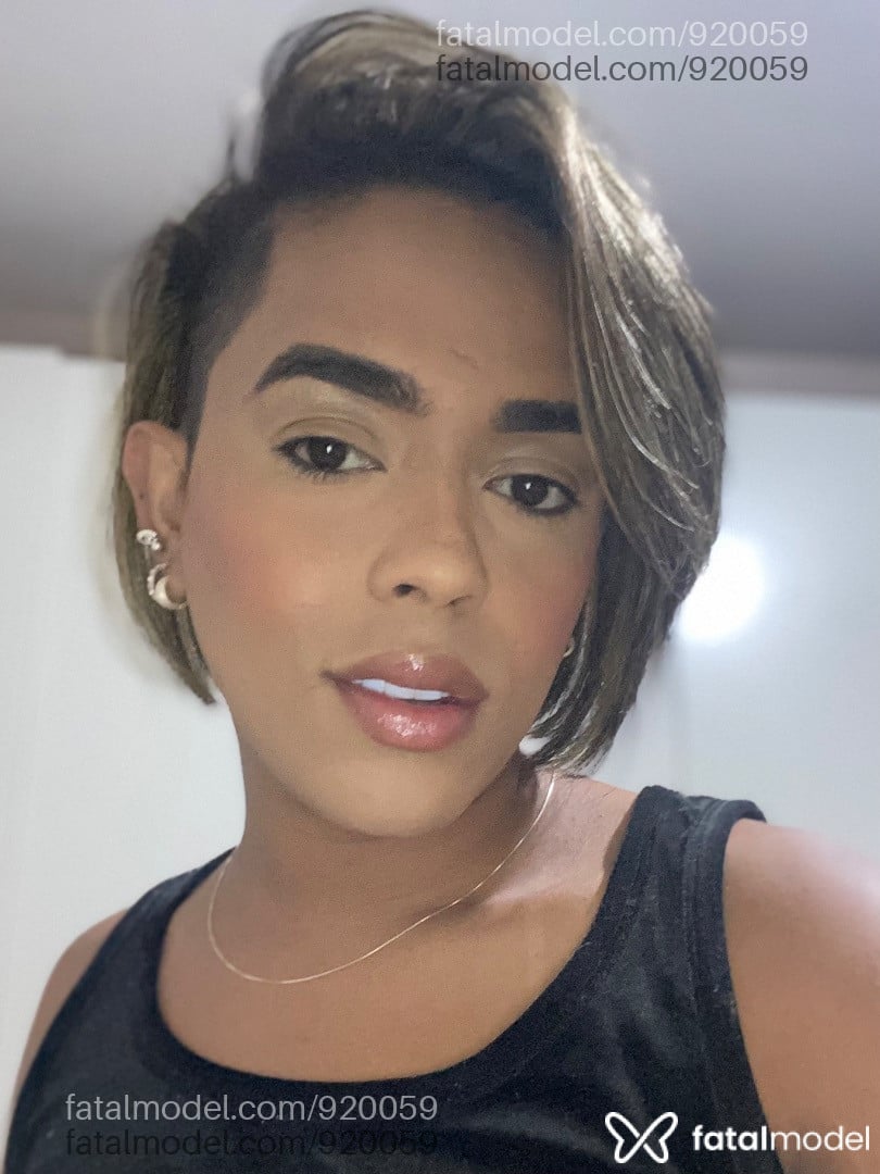 Acompanhante mulher trans loira (o) de olhos castanhos em São Paulo - Afeminada