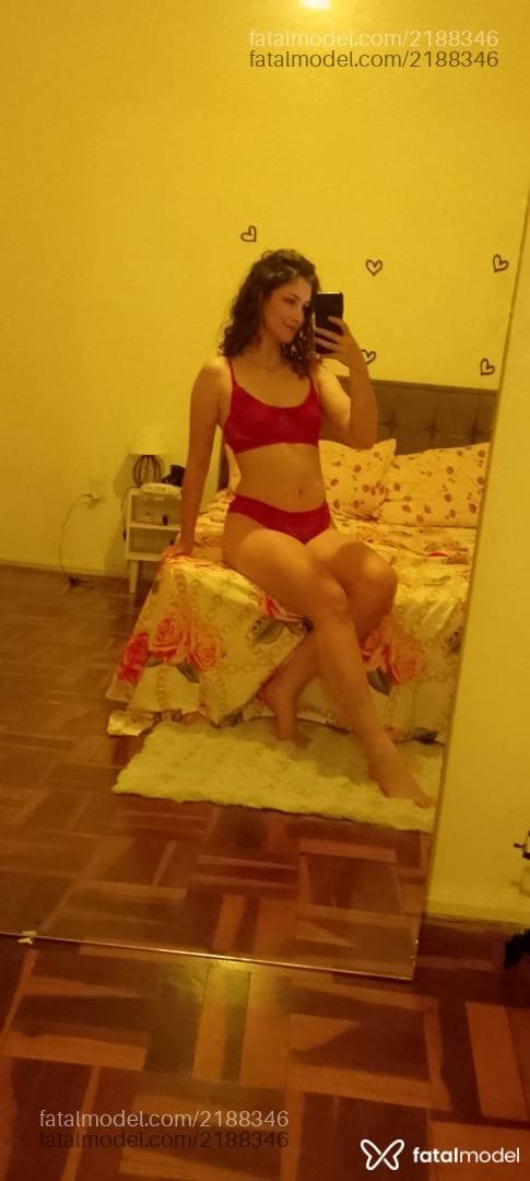 Acompanhante mulher ruiva (o) de olhos mel - Foxy