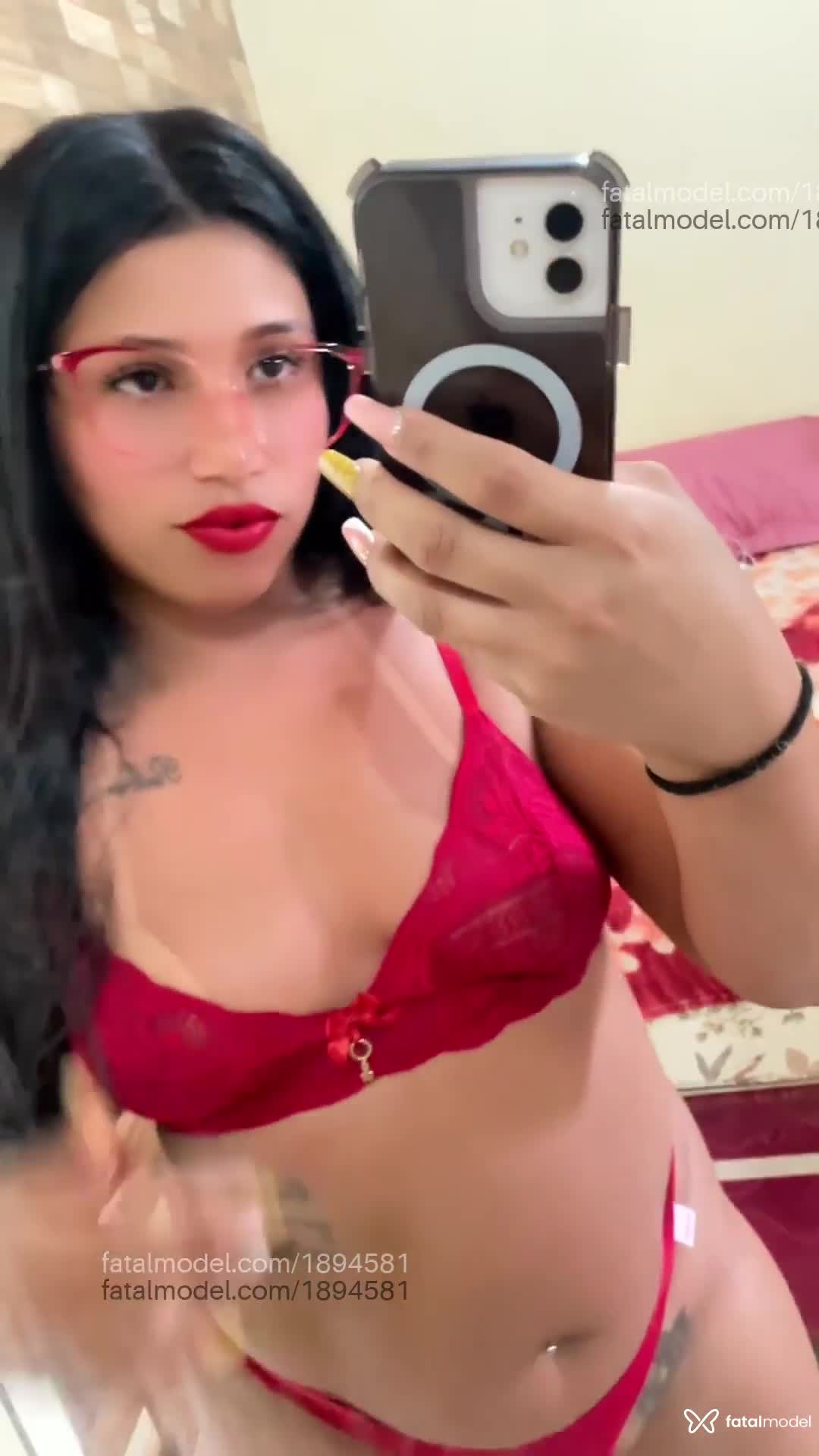 Acompanhante mulher com cabelo castanho de olhos verdes - Maranhensinha Acompanhante mulher com cabelo castanho de olhos verdes - Maranhensinha