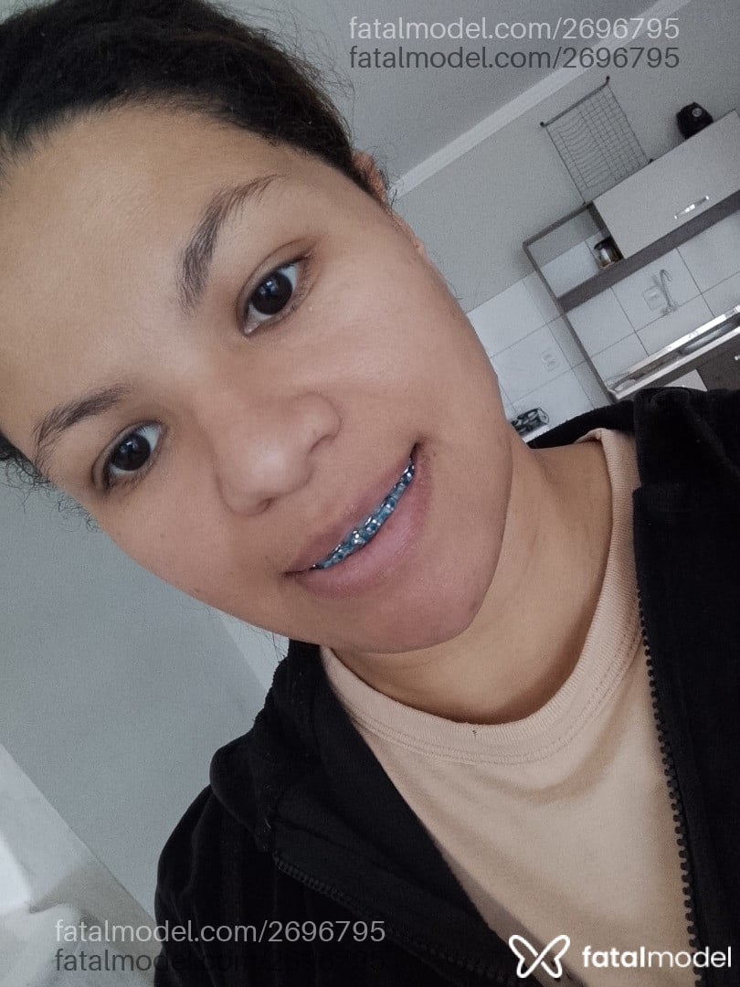 Acompanhante mulher morena (o) de olhos castanhos em Passo Fundo - Thiéli