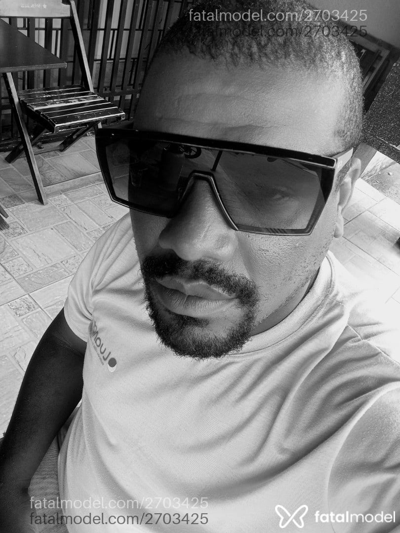 Acompanhante homem morena (o) de olhos castanhos em Curitiba - Negaodotado