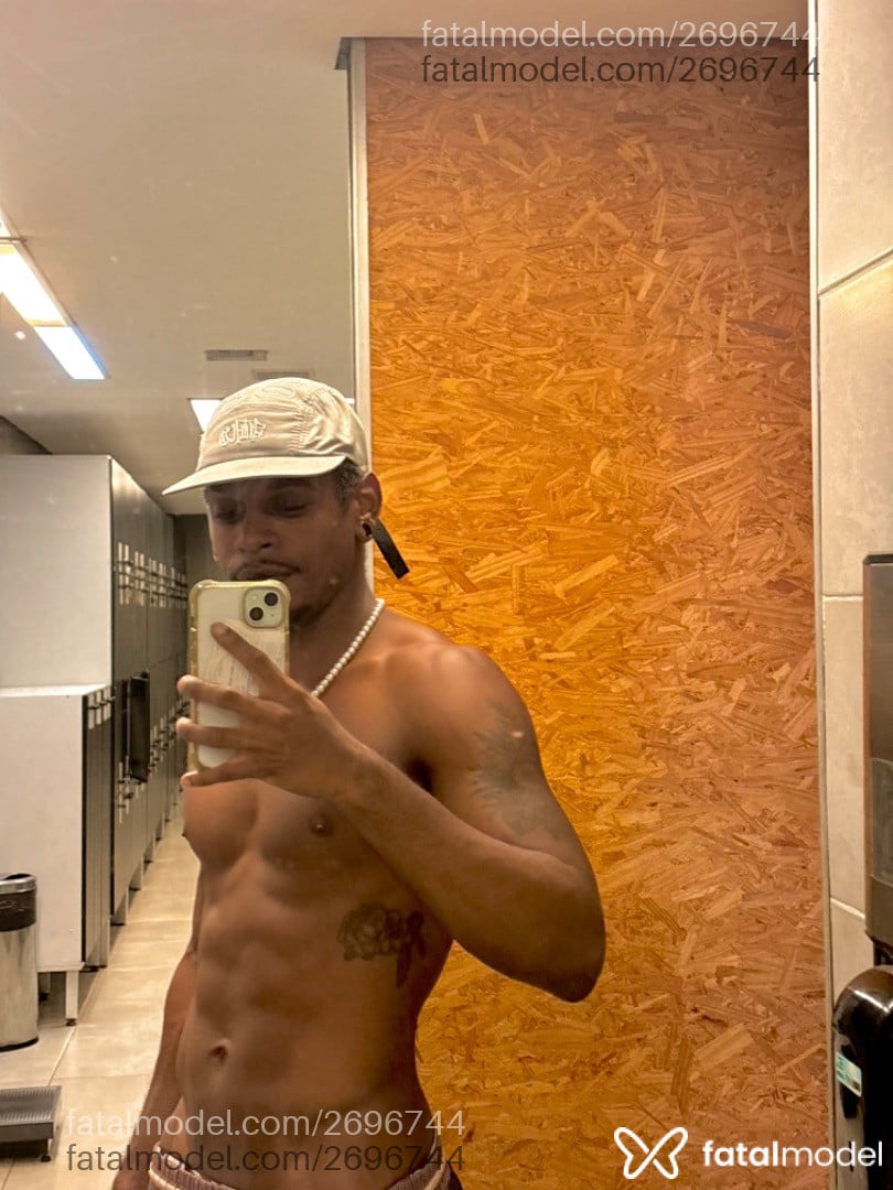 Acompanhante homem morena (o) de olhos pretos em São Paulo Acompanhante homem morena (o) de olhos pretos em São Paulo - Kauan