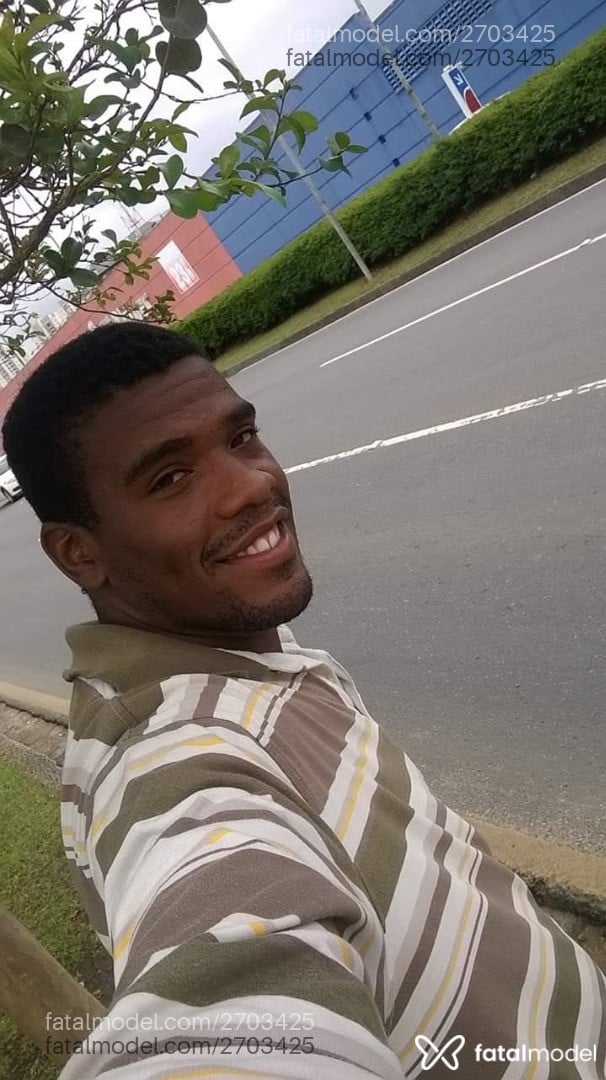 Acompanhante homem morena (o) de olhos castanhos em Curitiba - Negaodotado