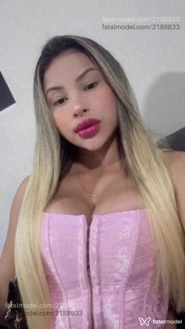 Acompanhante mulher loira (o) de olhos pretos em São Paulo Acompanhante mulher loira (o) de olhos pretos em São Paulo - Bianca