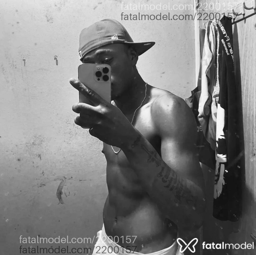 Acompanhante homem morena (o) de olhos castanhos em Pelotas - Wendell