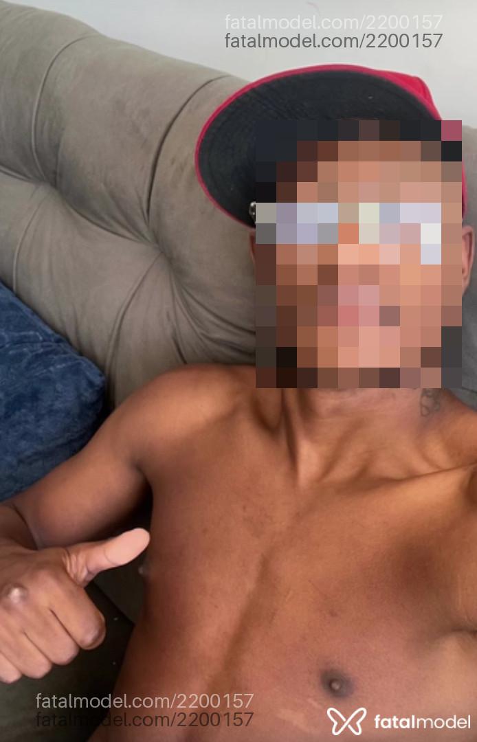 Acompanhante homem morena (o) de olhos castanhos em Pelotas - Wendell
