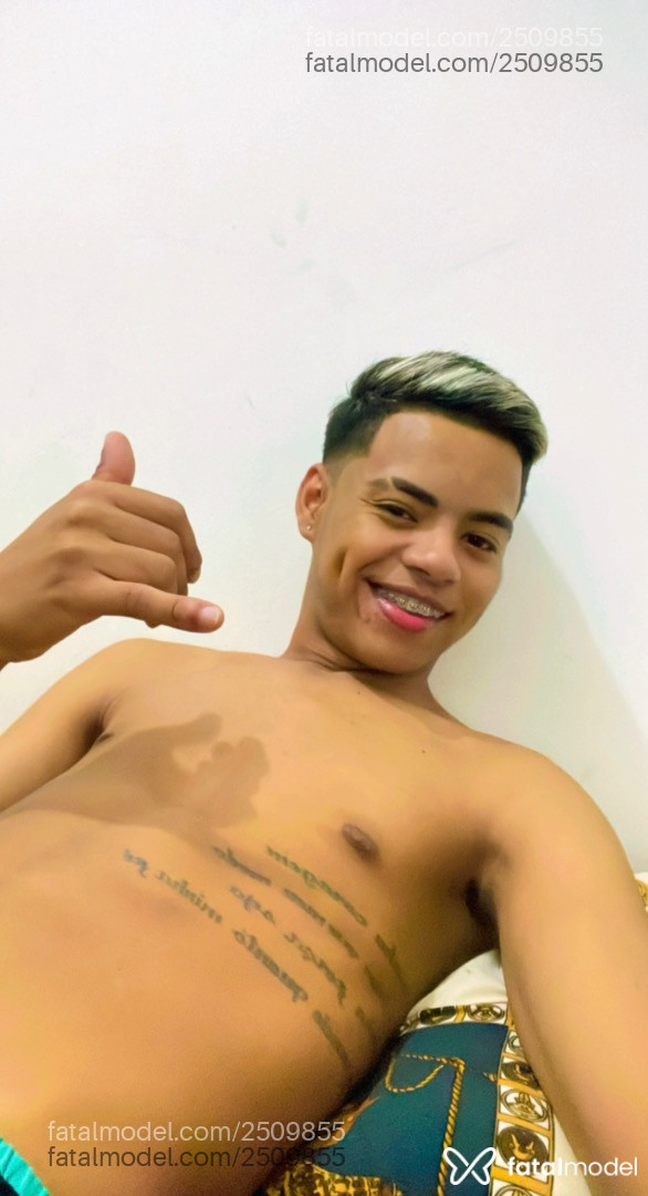 Acompanhante homem morena (o) de olhos castanhos em Santos - Pietro Salim