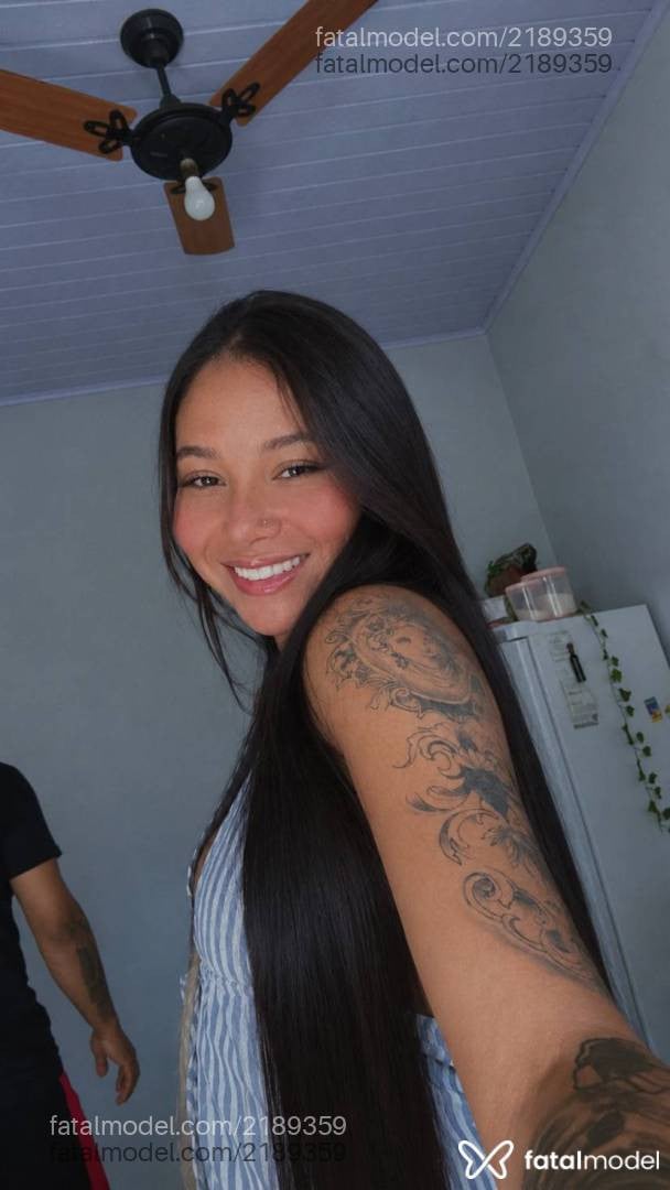 Acompanhante mulher morena (o) de olhos castanhos - Lara Tavares