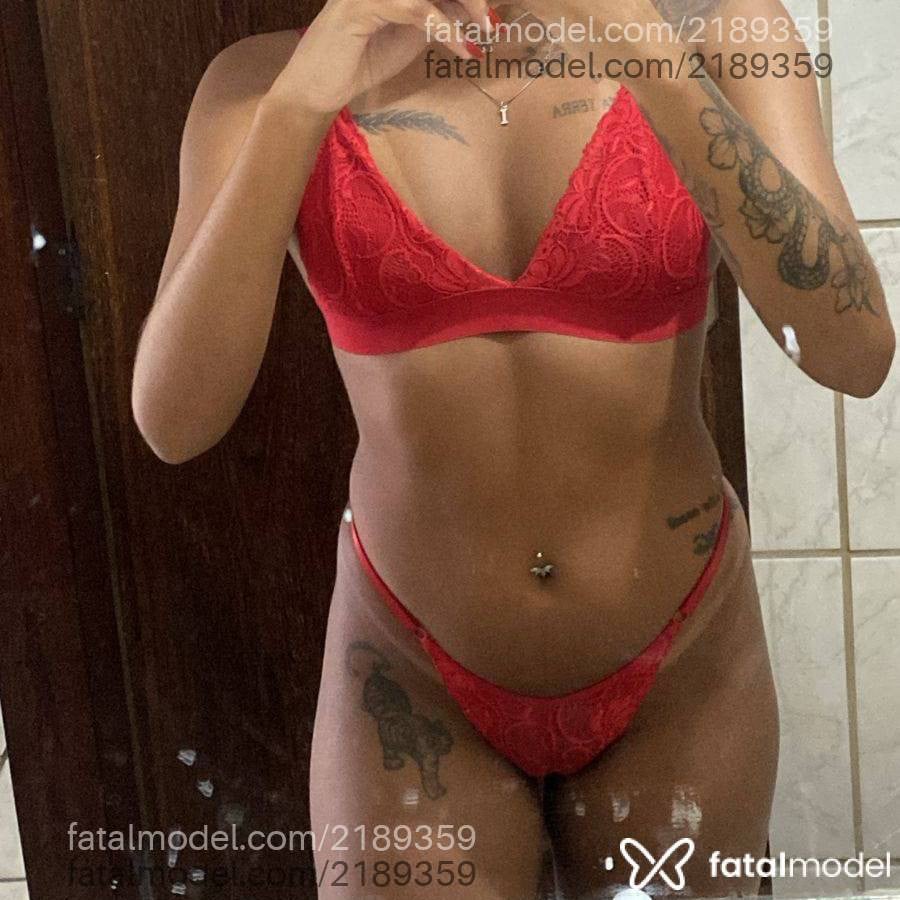 Acompanhante mulher morena (o) de olhos castanhos - Lara Tavares