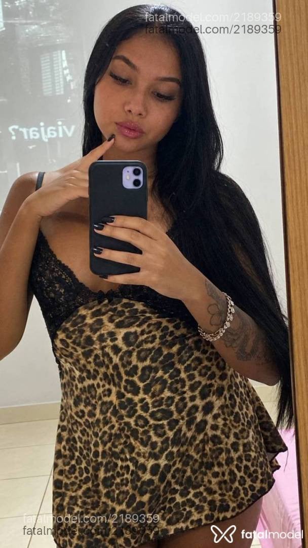 Acompanhante mulher morena (o) de olhos castanhos - Lara Tavares