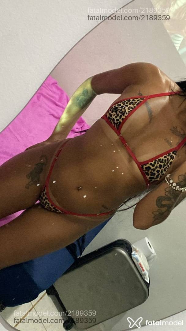 Acompanhante mulher morena (o) de olhos castanhos - Lara Tavares