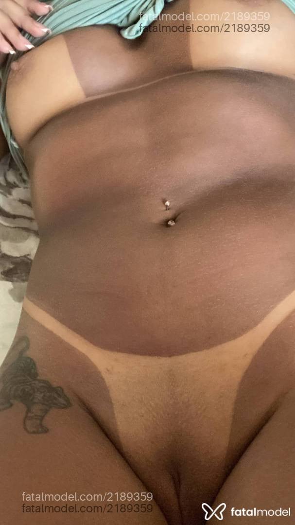 Acompanhante mulher morena (o) de olhos castanhos - Lara Tavares