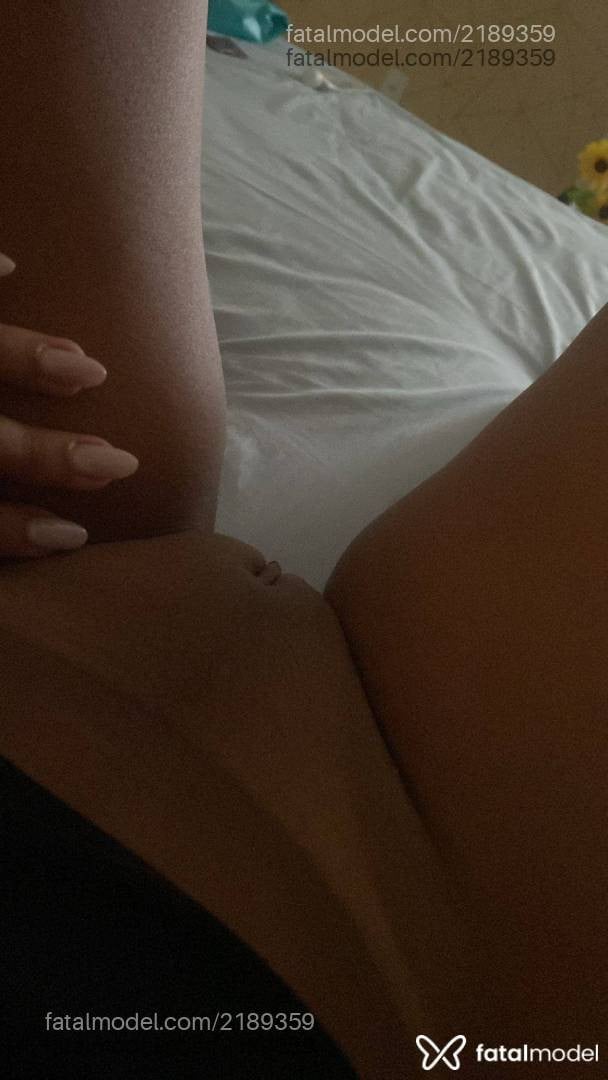 Acompanhante mulher morena (o) de olhos castanhos - Lara Tavares