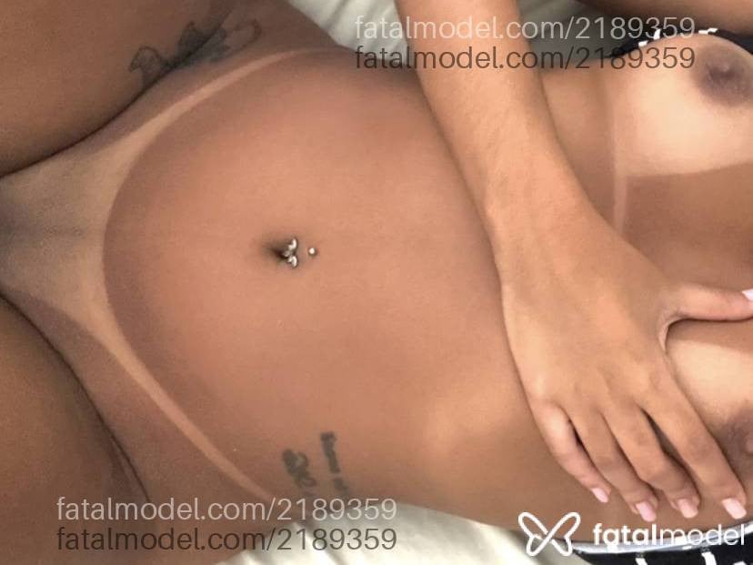 Acompanhante mulher loira (o) de olhos castanhos - Lara Tavares
