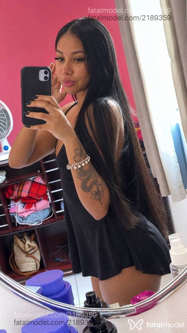 Acompanhante mulher morena (o) de olhos castanhos - Lara Tavares