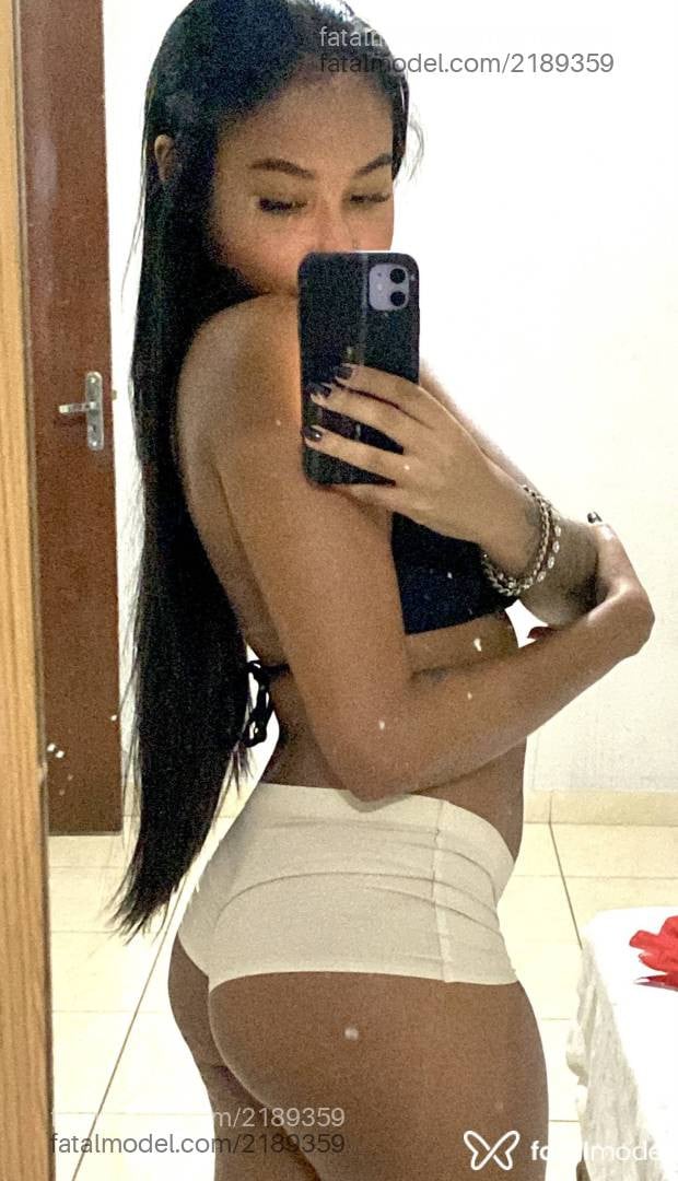 Acompanhante mulher morena (o) de olhos castanhos - Lara Tavares