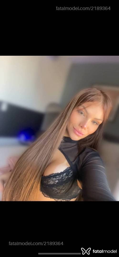Acompanhante mulher com cabelo castanho de olhos verdes - Catherine
