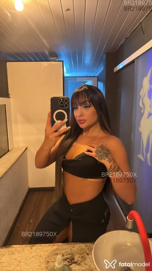 Acompanhante mulher morena (o) de olhos castanhos em Balneário Camboriú - Isabella