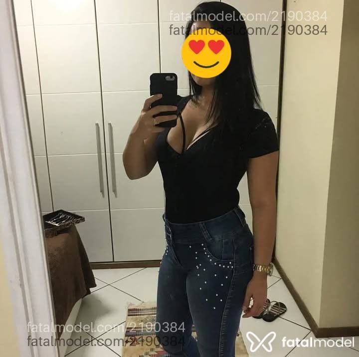Acompanhante mulher com cabelo castanho de olhos castanhos - Julia Cicarelli