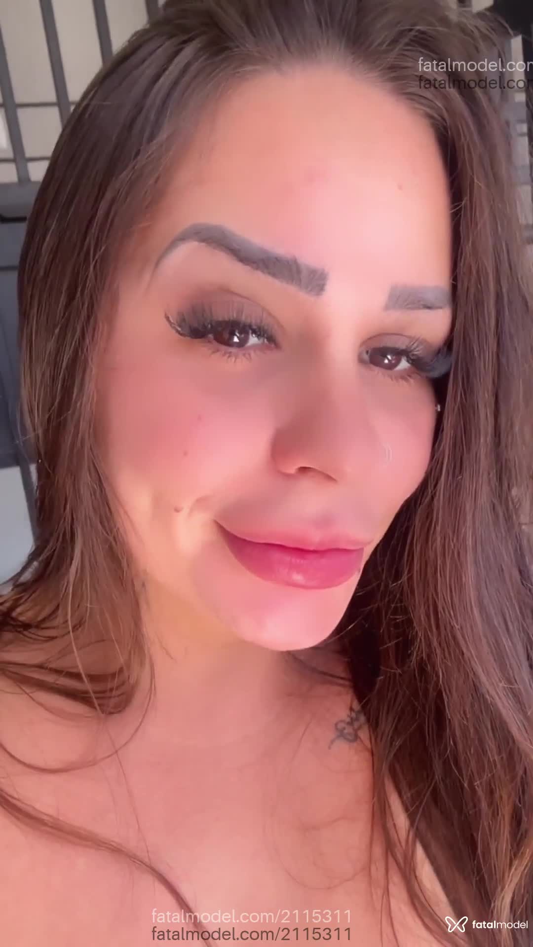 Acompanhante mulher com cabelo castanho de olhos castanhos em São Paulo Acompanhante mulher com cabelo castanho de olhos castanhos em São Paulo - Julia Castro