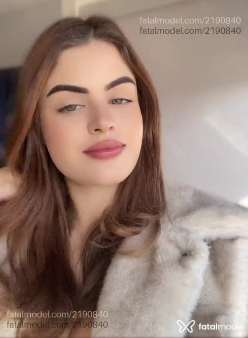 Acompanhante mulher loira (o) de olhos verdes em Porto Alegre - Manu Antonelli