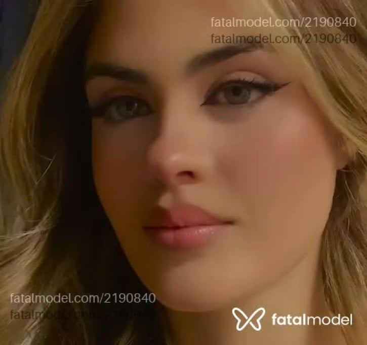 Acompanhante mulher loira (o) de olhos verdes em Porto Alegre - Manu Antonelli