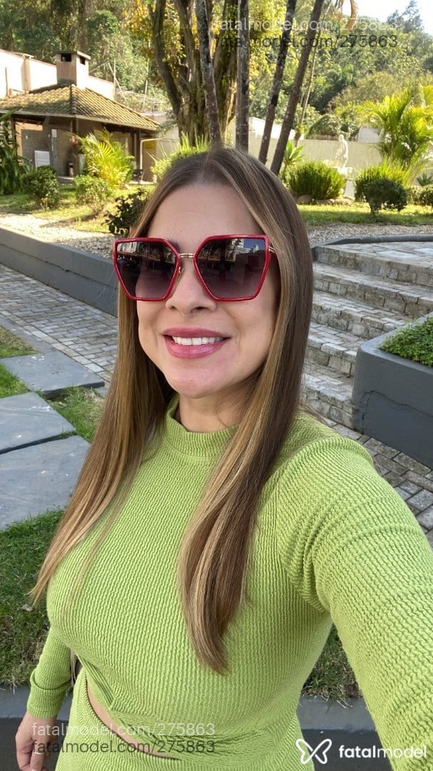 Acompanhante mulher loira (o) de olhos castanhos em Balneário Camboriú - Carla Vitória